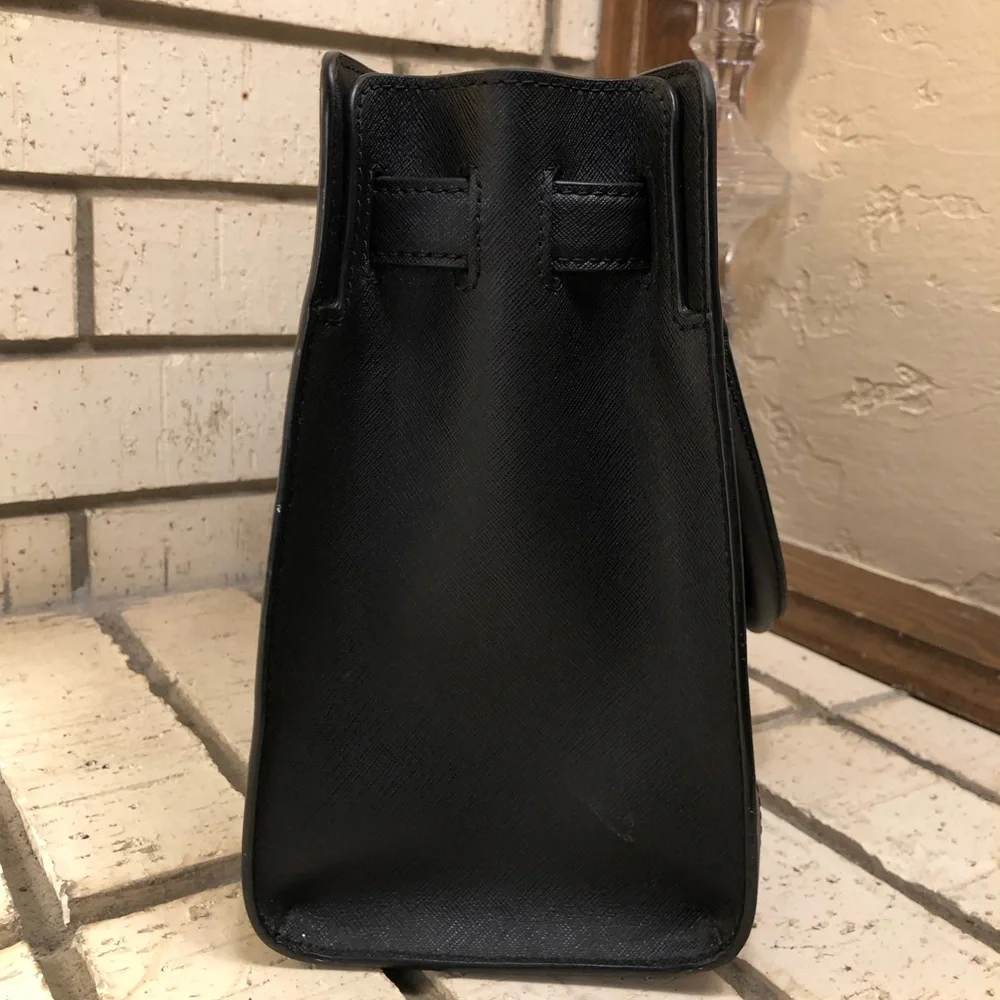 π₯Moving to @the_bag_guyπ₯Michael Kors - Dillon Saffiano Satchel-Black/Gold - Picture 13 of 16